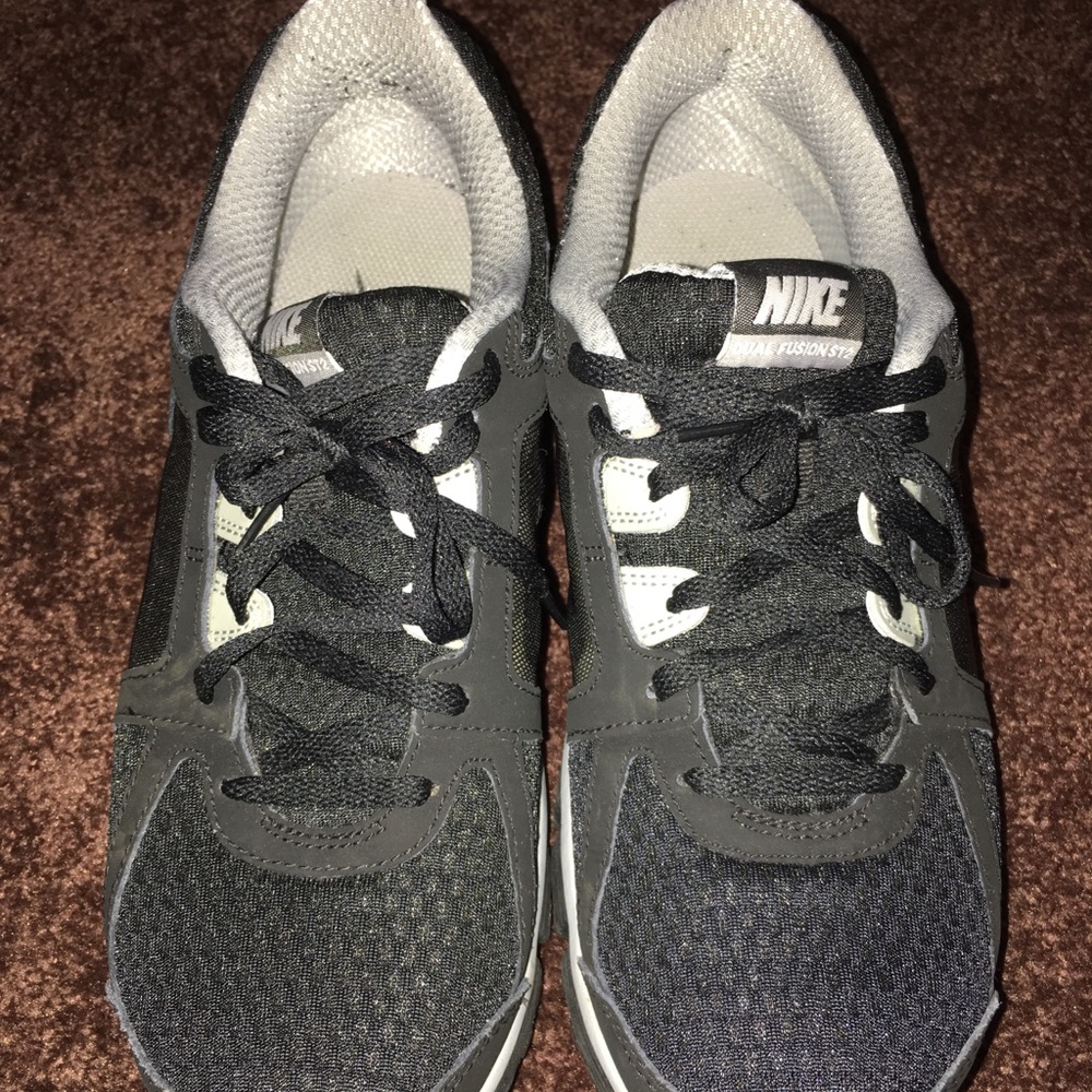 Women’s Nike Dual Fusion ST2